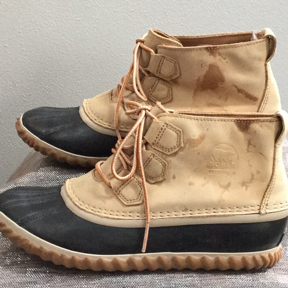 Sorel Shoes - Sorel woman’s size 9 ankle boots